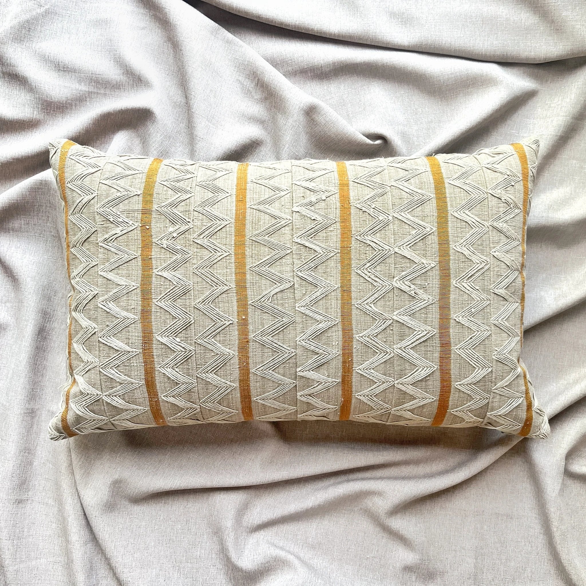 Vintage Fabric Pillow T.1054
