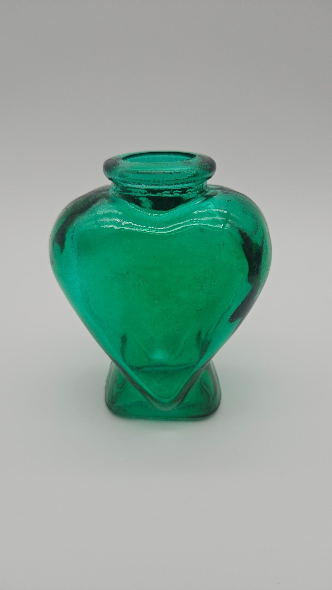 Vintage Heart Glass Bottle – Colorful Collectible Décor 4.3" Accent Decor La Vie Bien Vintage Heart Glass Bottle – Colorful Collectible Décor 4.3"