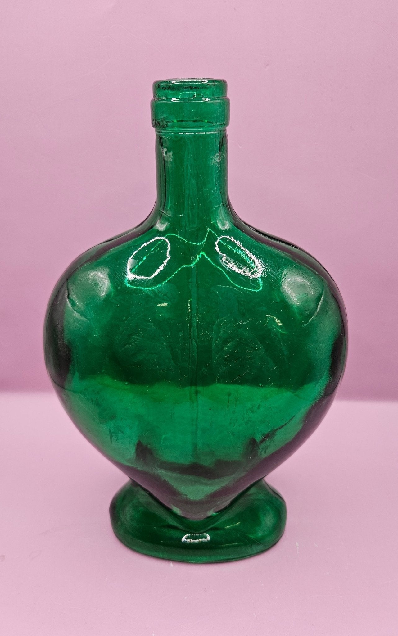 Vintage Heart - Shaped Glass Bottle – Multiple Colors Available – 8.75" x 5.75" Accent Decor La Vie Bien Vintage Heart - Shaped Glass Bottle – Multiple Colors Available – 8.75" x 5.75"