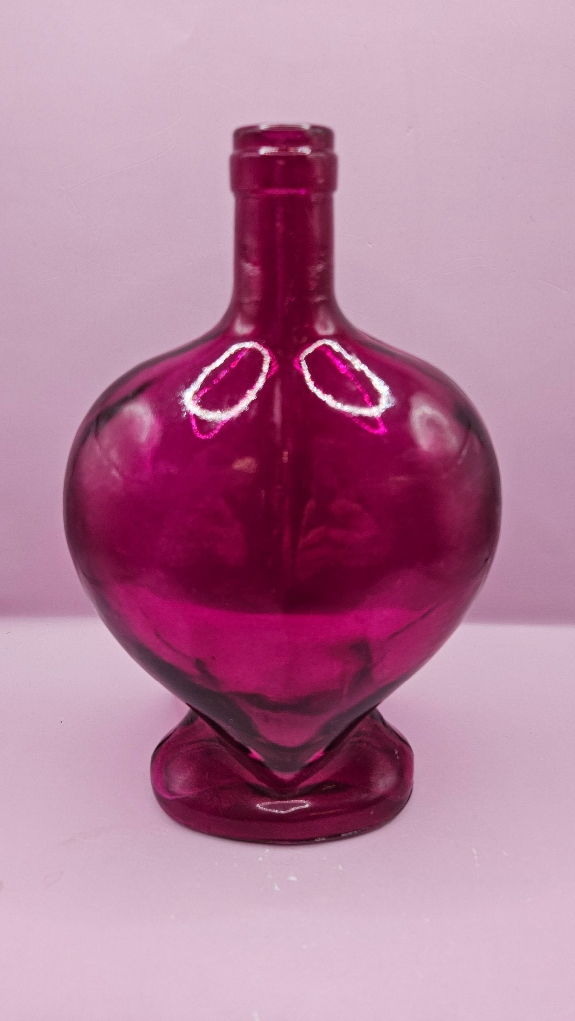 Vintage Heart - Shaped Glass Bottle – Multiple Colors Available – 8.75" x 5.75" Accent Decor La Vie Bien Vintage Heart - Shaped Glass Bottle – Multiple Colors Available – 8.75" x 5.75"