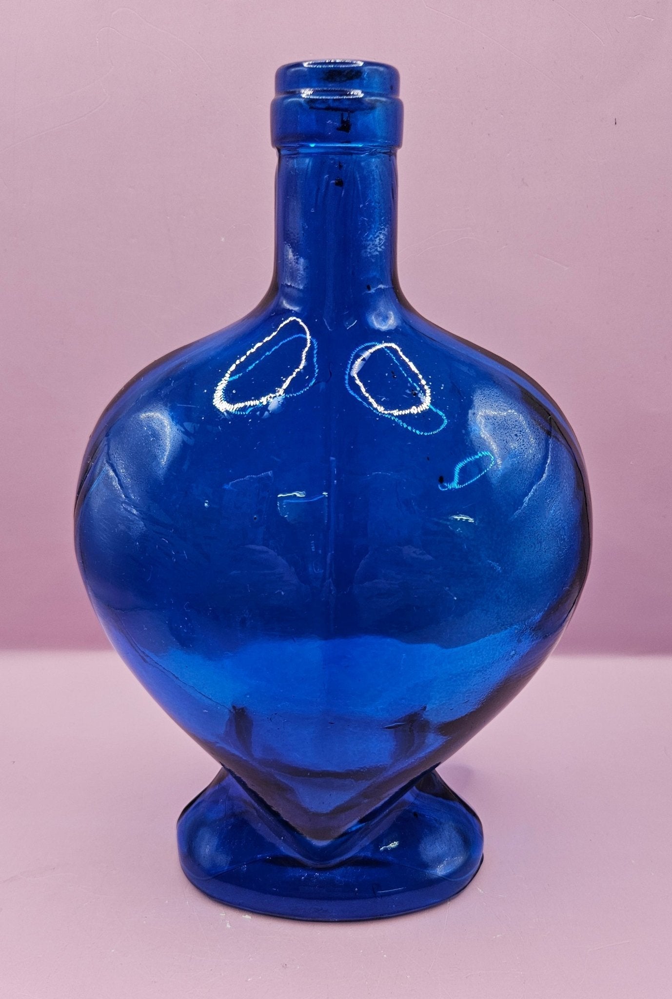 Vintage Heart - Shaped Glass Bottle – Multiple Colors Available – 8.75" x 5.75" Accent Decor La Vie Bien Vintage Heart - Shaped Glass Bottle – Multiple Colors Available – 8.75" x 5.75"