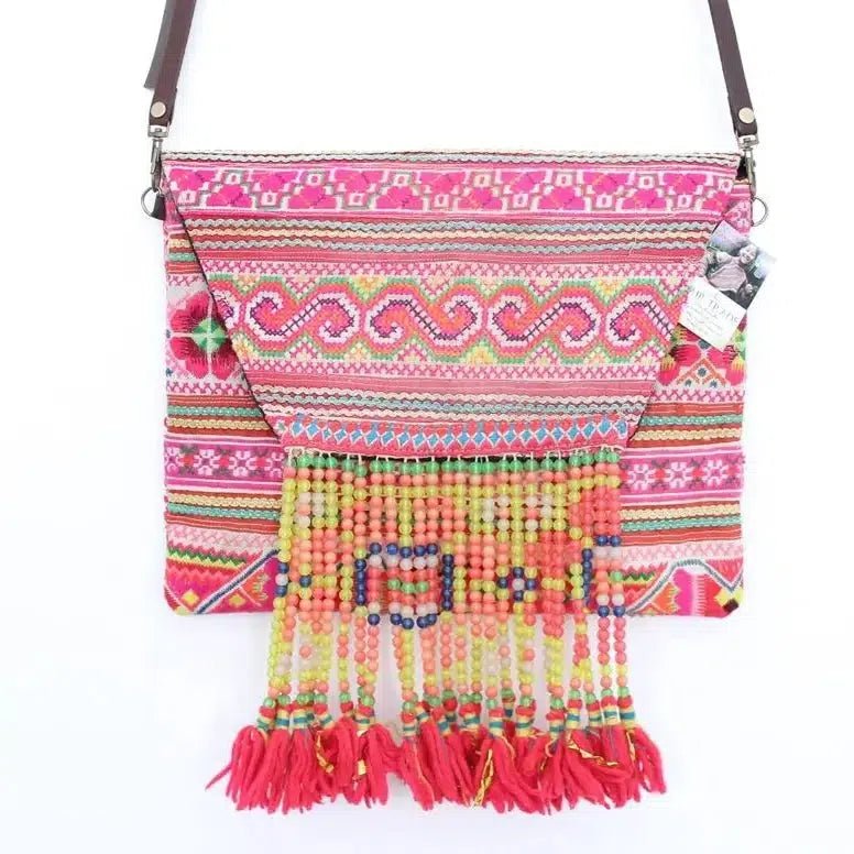 Vintage Upcycled Hmong Fabric Crossbody | Clutch - Thailand La Vie Bien Vintage Upcycled Hmong Fabric Crossbody | Clutch - Thailand