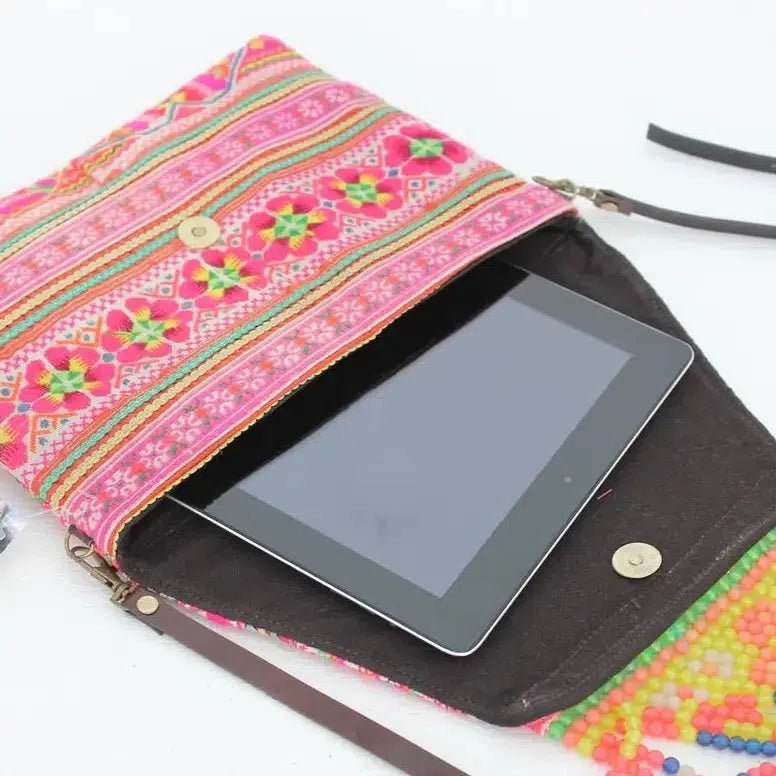 Vintage Upcycled Hmong Fabric Crossbody | Clutch - Thailand La Vie Bien Vintage Upcycled Hmong Fabric Crossbody | Clutch - Thailand
