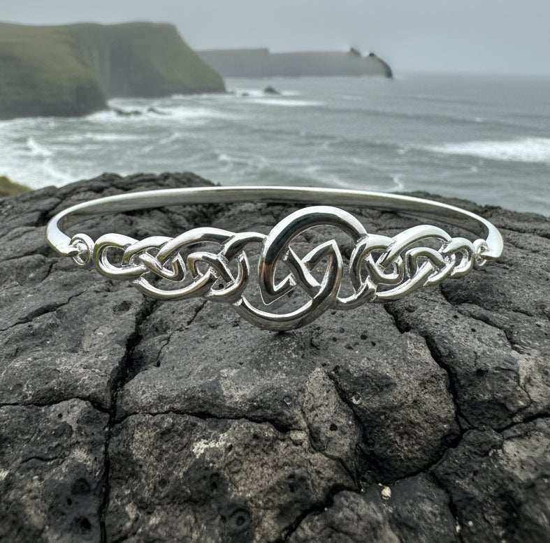 Violetta Celtic Knot Bracelet Bracelet La Vie Bien Violetta Celtic Knot Bracelet