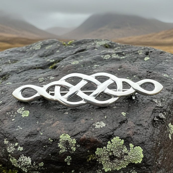 Volunti Celtic Knot Bar Brooch in Sterling Silver Brooch La Vie Bien Volunti Celtic Knot Bar Brooch in Sterling Silver