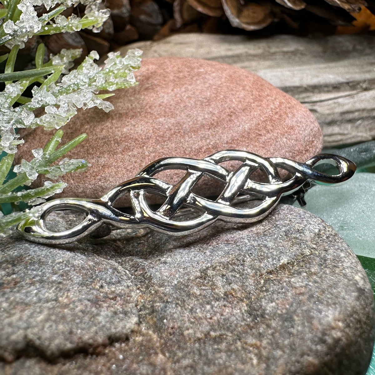 Volunti Celtic Knot Bar Brooch in Sterling Silver Brooch La Vie Bien Volunti Celtic Knot Bar Brooch in Sterling Silver