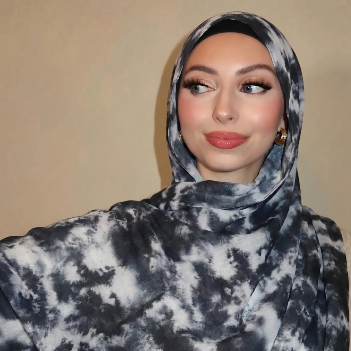 Watercolour Wash Hijab Scarf(MH240) La Vie Bien Watercolour Wash Hijab Scarf(MH240)