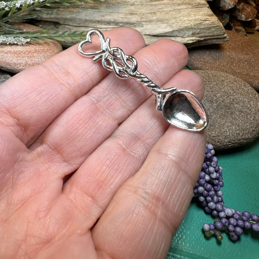 Welsh Celtic Heart Love Spoon Brooch - Sterling Silver Pin Brooch La Vie Bien Welsh Celtic Heart Love Spoon Brooch - Sterling Silver Pin