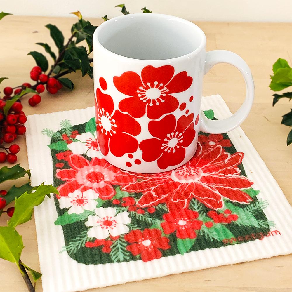 White Porcelain with Red Flowers Mug Mug La Vie Bien White Porcelain with Red Flowers Mug