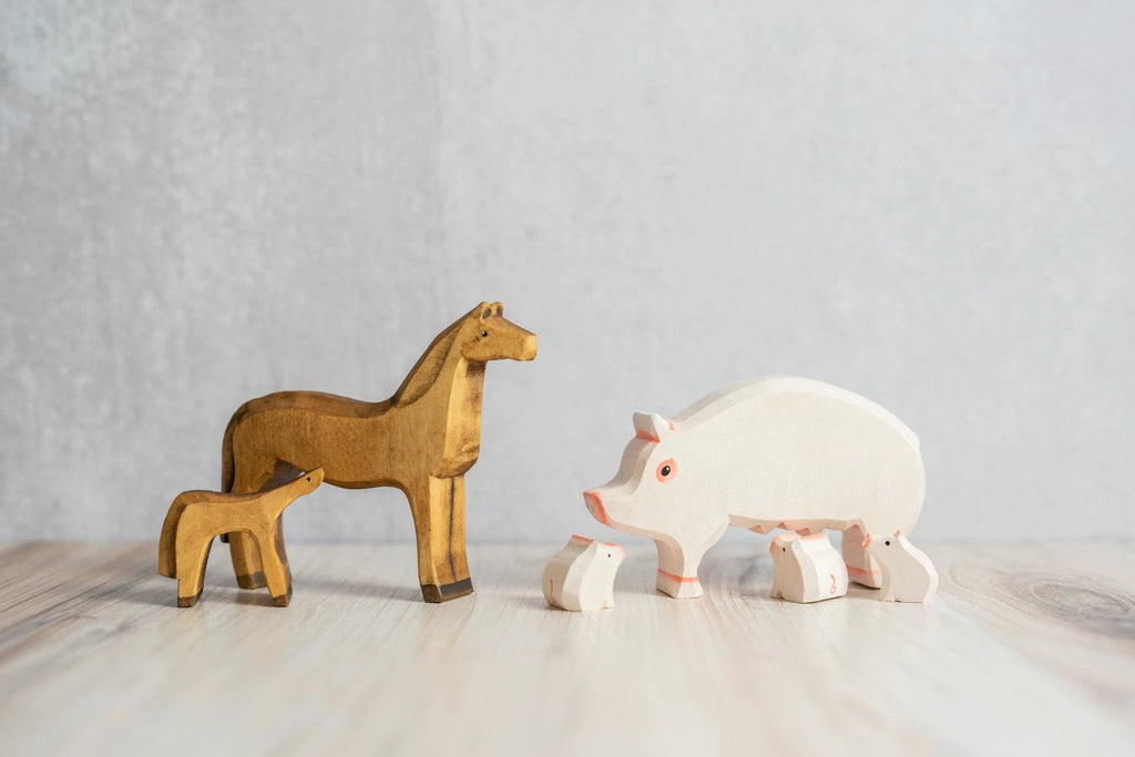 Wood Carved Pig with piglets by PoppyBabyCo