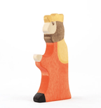 Wooden King and Queen figurines by PoppyBabyCo