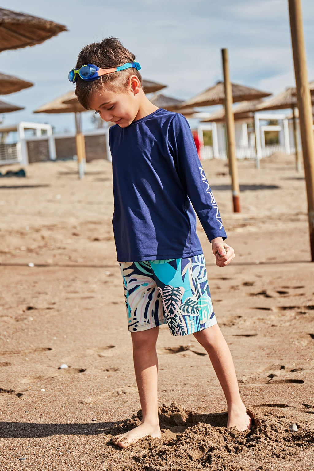 Woven Navy Boys Shorts B2431 Erkek Çocuk Mayo La Vie Bien Woven Navy Boys Shorts B2431