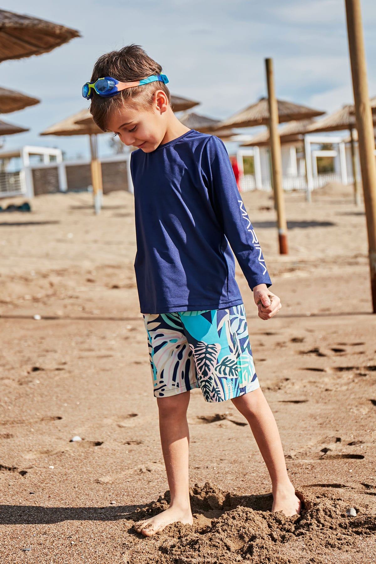 Woven Navy Boys Shorts B2431 Erkek Çocuk Mayo La Vie Bien Woven Navy Boys Shorts B2431