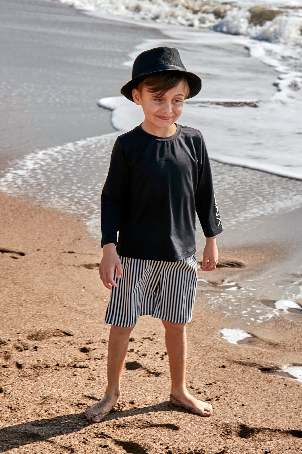 Woven Navy Boys Shorts B2432 Erkek Çocuk Mayo La Vie Bien Woven Navy Boys Shorts B2432