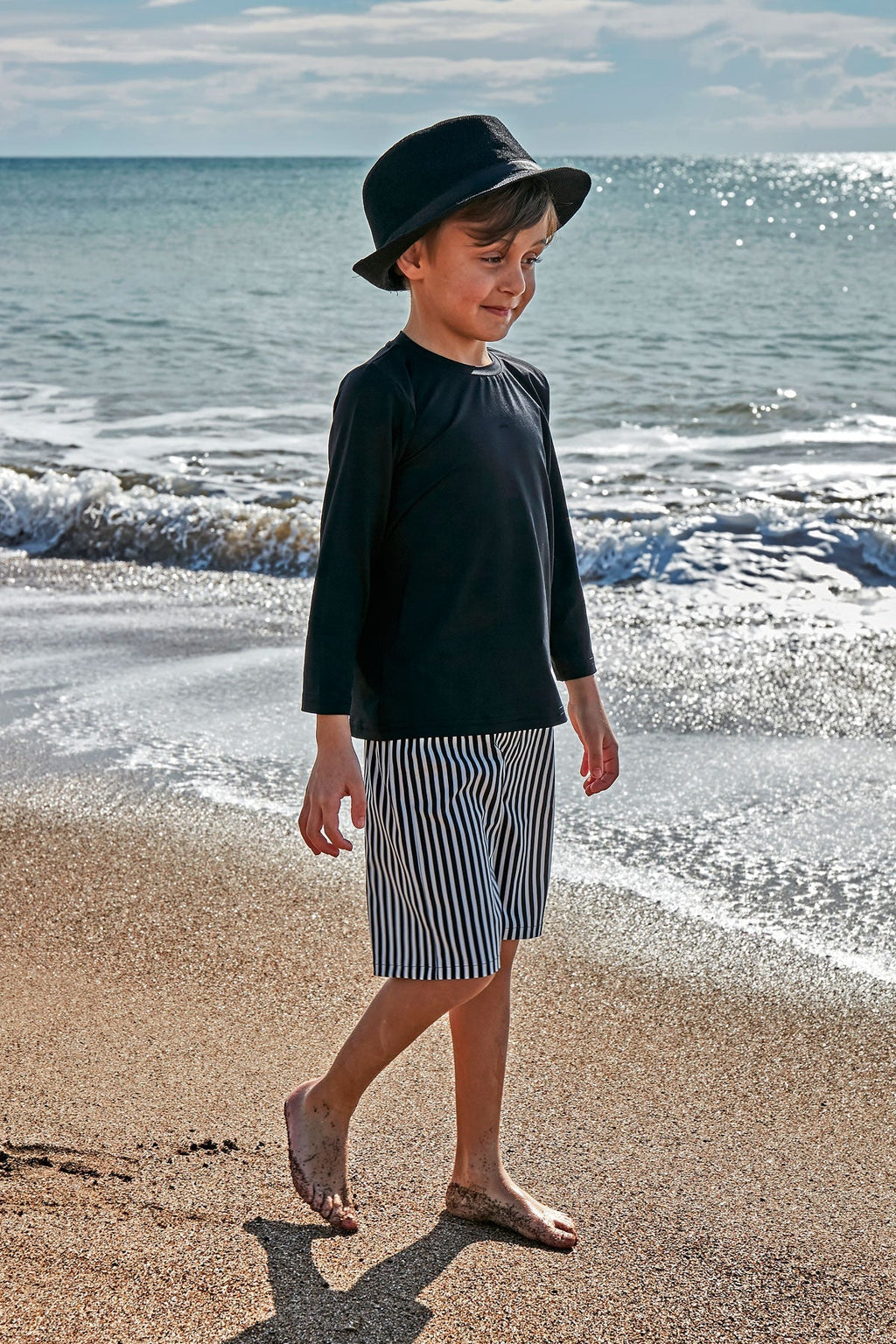 Woven Navy Boys Shorts B2432 Erkek Çocuk Mayo La Vie Bien Woven Navy Boys Shorts B2432