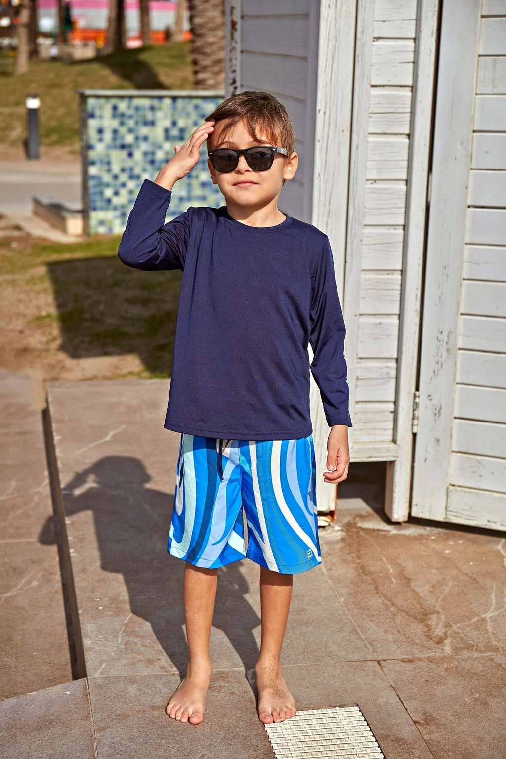 Woven Navy Boys Shorts B2435 Erkek Çocuk Mayo La Vie Bien Woven Navy Boys Shorts B2435