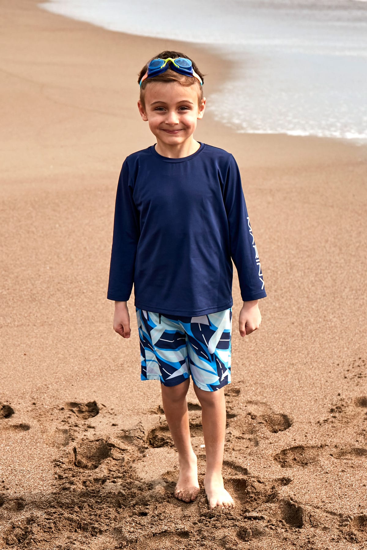 Woven Navy Boys Shorts B2436 Erkek Çocuk Mayo La Vie Bien Woven Navy Boys Shorts B2436
