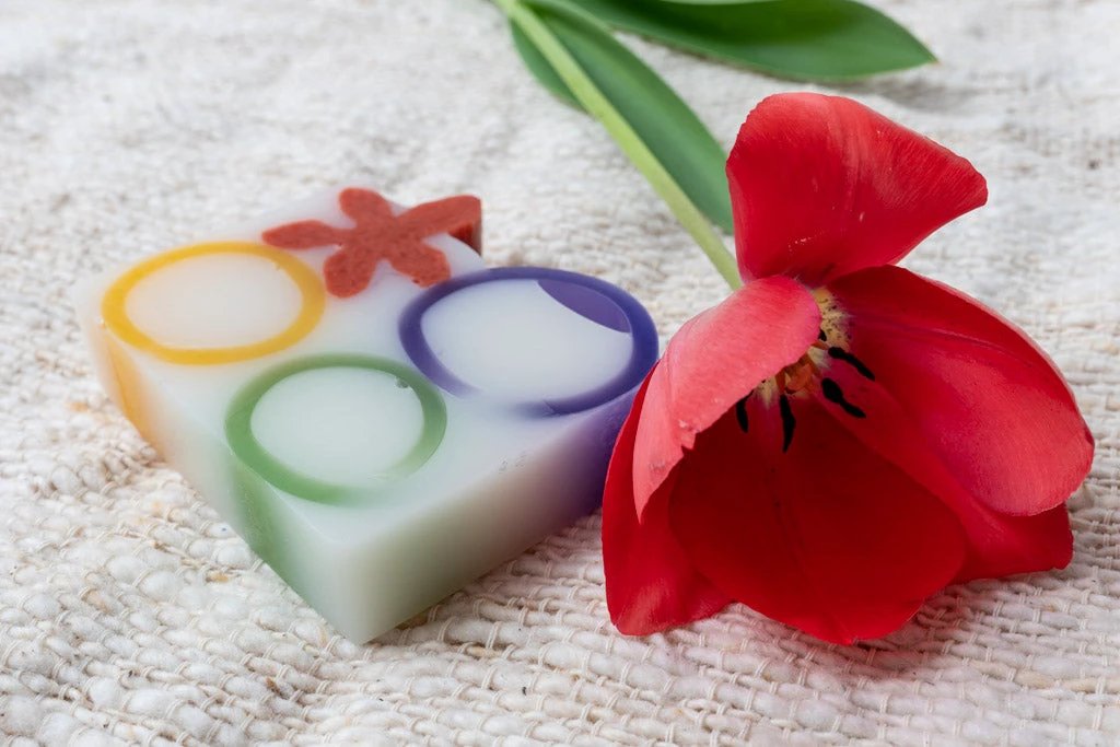 ZINNIA & GARDENIA SOAP SLICE 5.5 oz. by Essential Journeys