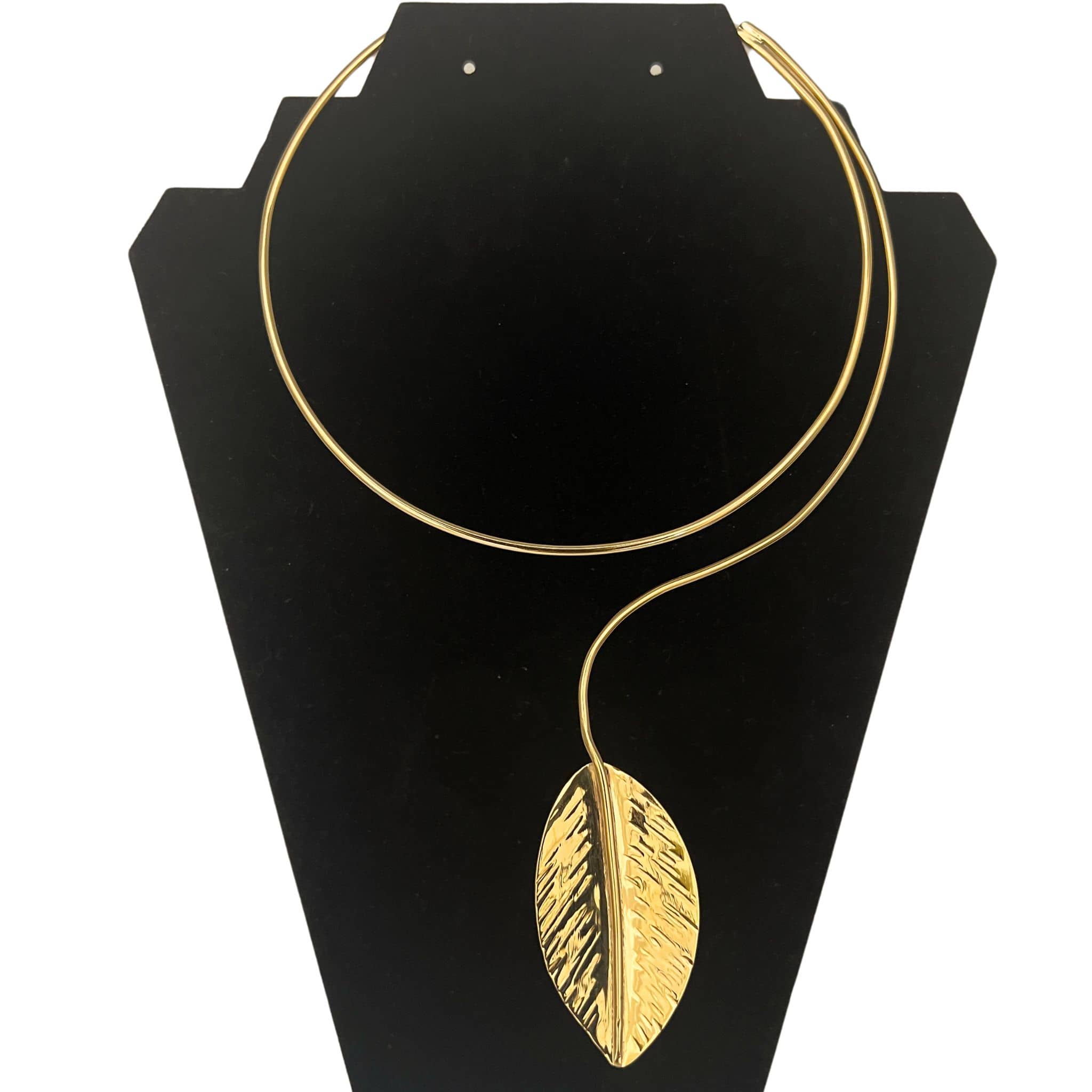 Zizi Wrap Choker Necklace with a Leaf Pendant Choker La Vie Bien Zizi Wrap Choker Necklace with a Leaf Pendant
